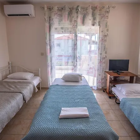 Sunshine Villa Karianí